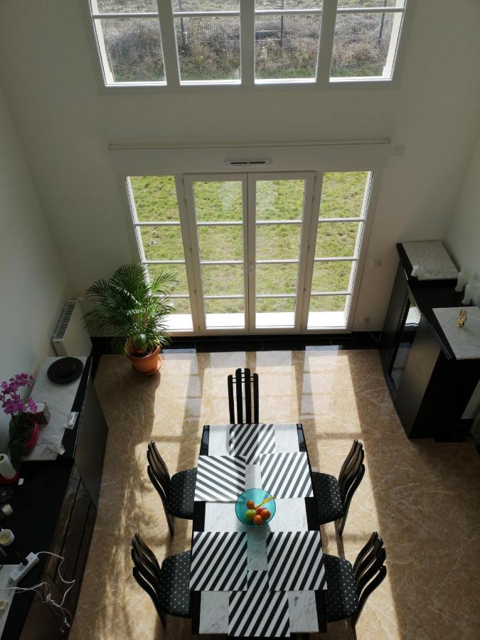 Bienvenus Chez Eric A Montevrain Apartment Екстериор снимка