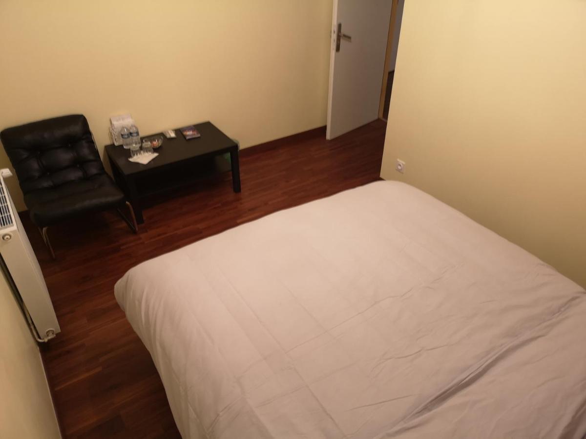 Bienvenus Chez Eric A Montevrain Apartment Екстериор снимка